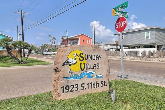 La Sirena | Pet Friendly | Community Pool