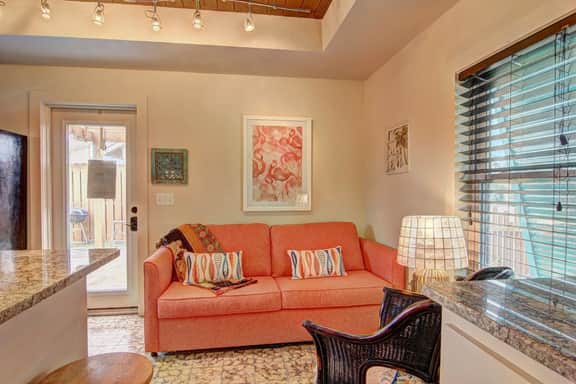 Lorna Beach Cottage- Prime Location~Pet Friendly