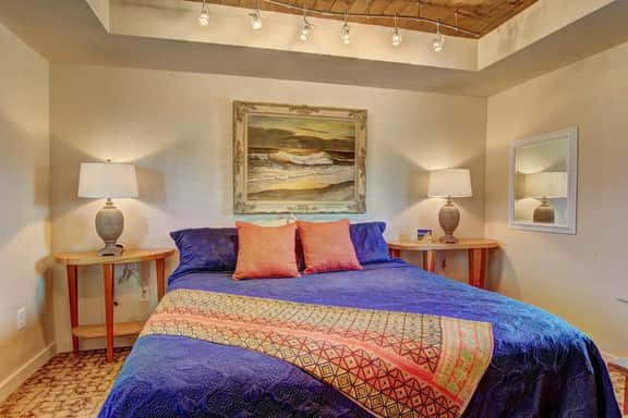 Lorna Beach Cottage- Prime Location~Pet Friendly