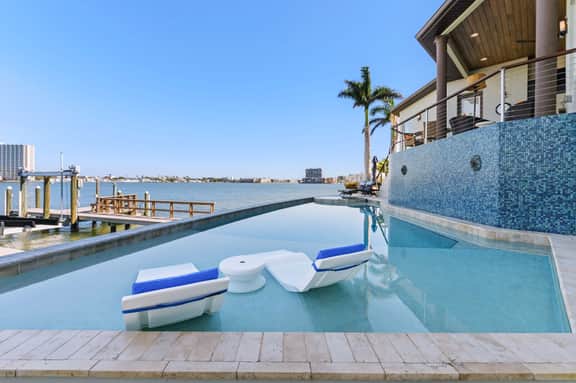 Luxury Waterfront 4Br Private Heated Pool Hot Tub