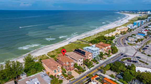 Beachfront Villa: Heated Pool, Spa & Pool Table