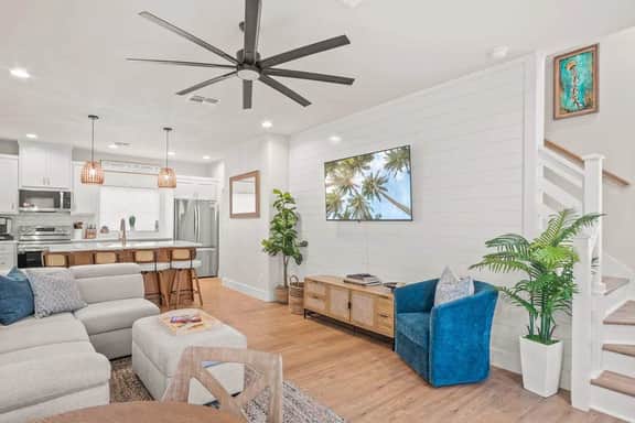 Latitude Adjustment~Boat Slip~Walk to Beach~ Pool