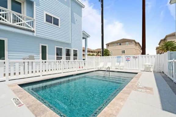 Latitude Adjustment~Boat Slip~Walk to Beach~ Pool