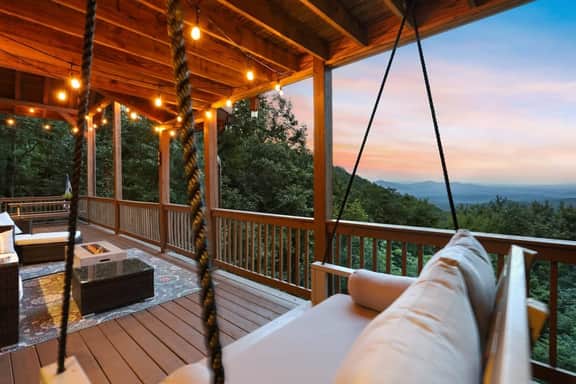 Views For Miles! ~ Hot Tub~ Pool Table~Poker Table