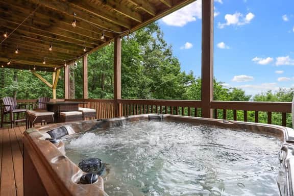 Views For Miles! ~ Hot Tub~ Pool Table~Poker Table