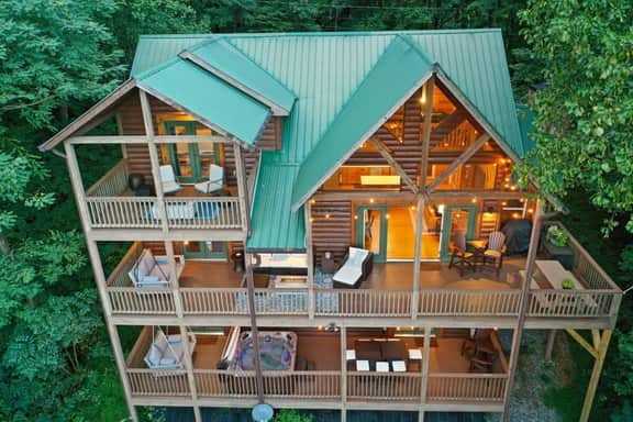 Views For Miles! ~ Hot Tub~ Pool Table~Poker Table