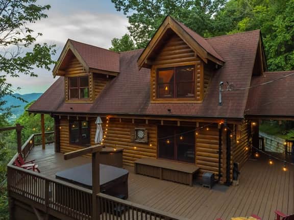 Old Oak Lodge: Mtn Getaway, Views, Hot Tub - Image 5