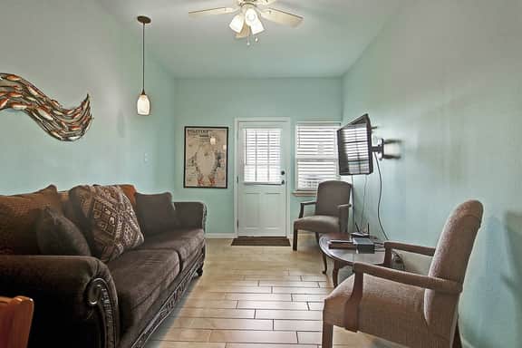 Captains Quarters~Large Pool~Boardwalk to Beach