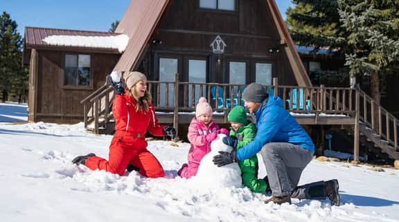 Peak View Cabin | Deck, Slopes & Dog-Friendly
