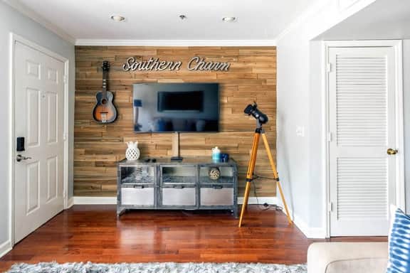 Walk To Broadway!Charming Modern Historic Townhome