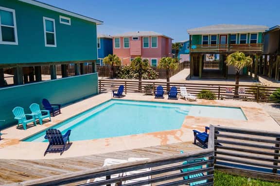Sea Gypsy~Fire Pit~Community Pool~Corn hole