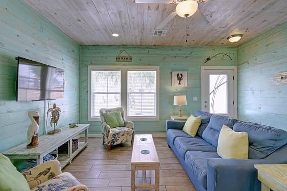 Blue Wave~Community Pool~Family Friendly~Sleeps 10