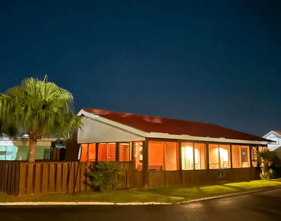 RNR Cottage- Screen Porch | Pet Friendly