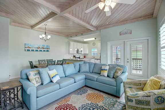 Piggy's Perch- 2 Balconies | Direct Pool Access