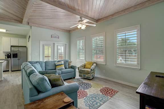 Piggy's Perch- 2 Balconies | Direct Pool Access