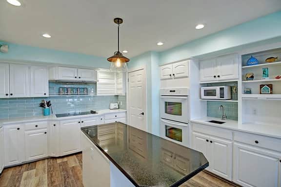 La Playa Paradise- Beach Access | Large Island home | Pool Table