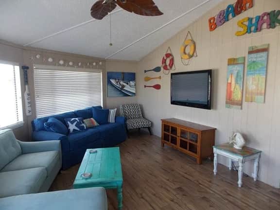 Beach Shak- Pool View | Private Apartment - Image 3