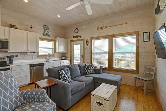 Sweet Home La Cabana~Patio & BBQ ~Community Pool