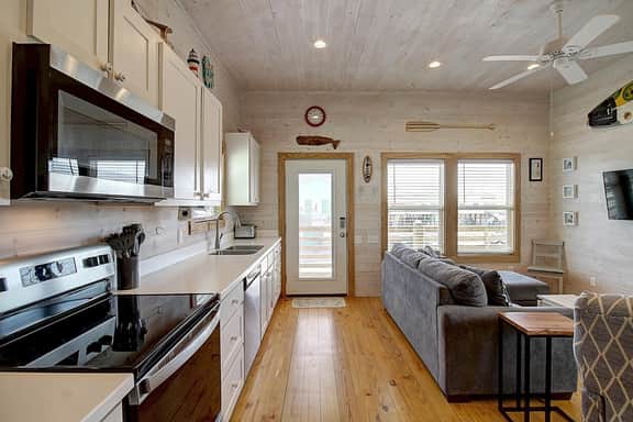 Sweet Home La Cabana~Patio & BBQ ~Community Pool