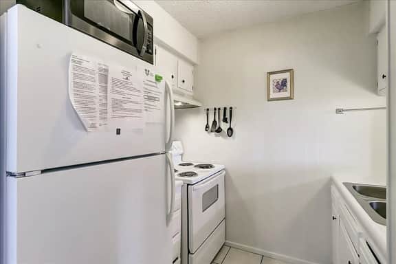 Pompano- 2 Min Drive to Beach! | Sleeps 4