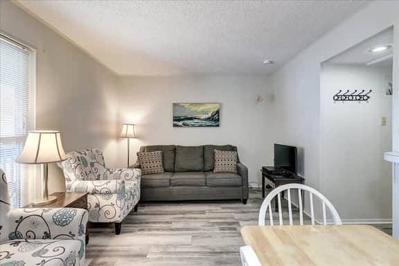 Pompano- 2 Min Drive to Beach! | Sleeps 4