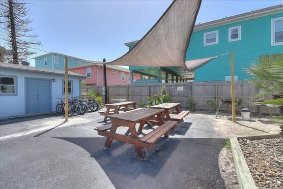 Pompano- 2 Min Drive to Beach! | Sleeps 4
