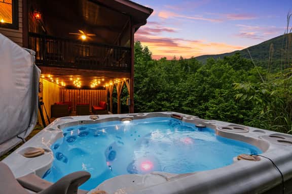 Stunning Mtn Views~ HotTub~Movie Theater~Game Room