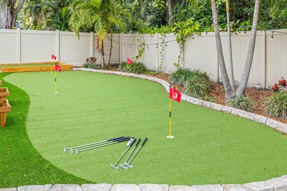 1 Mile to Beach | Pool, Tiki Bar & Mini Golf