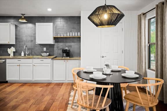 Family Fun! Sleeps 12 | Pool | Fire Pit | PuttPutt