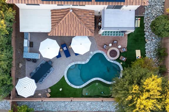Family Fun! Sleeps 12 | Pool | Fire Pit | PuttPutt
