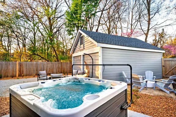 5BR | Hot tub & Pool table | Mins to Beale