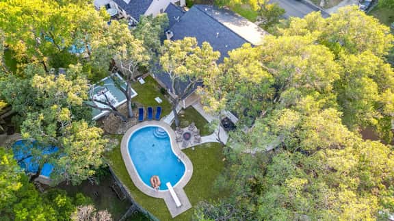 Lone Star Luxe: Pool, Indoor Slide & Sport Court!