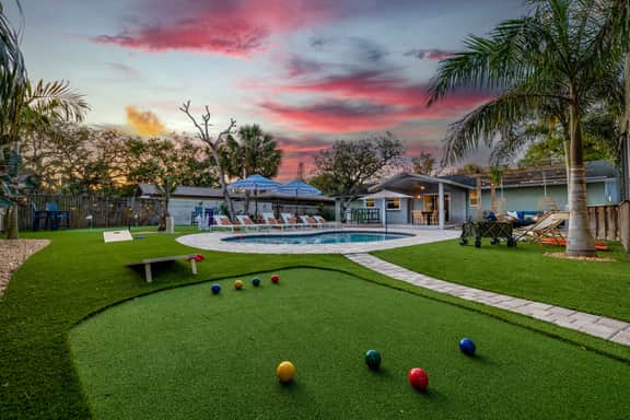 Minutes to Anna Maria Island | Pool & Mini Golf - Image 2