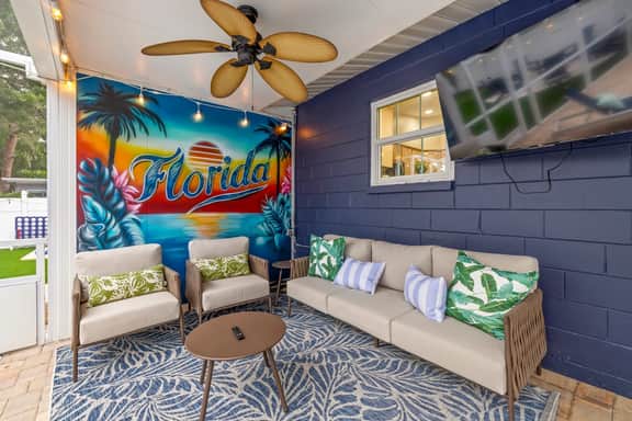 Epic Indoor Slide! Pool|Hot Tub|Mini Golf|Fire Pit