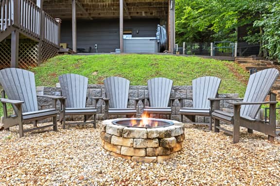 Mountain Views | Games | Hot Tub | Fire Pit | BBQ