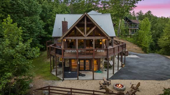 Mountain Views~ Hot Tub&Pool Table~ FirePit~ Games