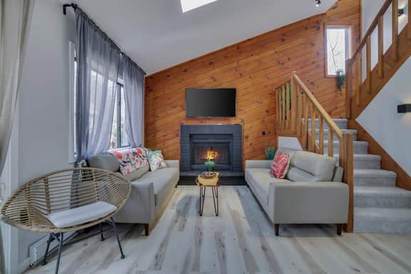 3BR Home w/ Outdoor Fun: Lake~Fire Pit~Games~Grill