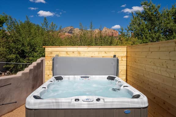 The Sedona Sanctuary: Hot Tub & Unbeatable Views