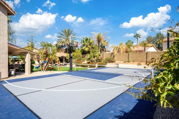 The Pickle & Palm: Pool, Spa, Pickleball, Playset