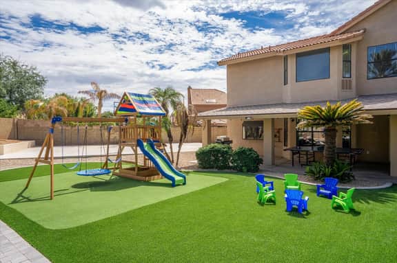 The Pickle & Palm: Pool, Spa, Pickleball, Playset