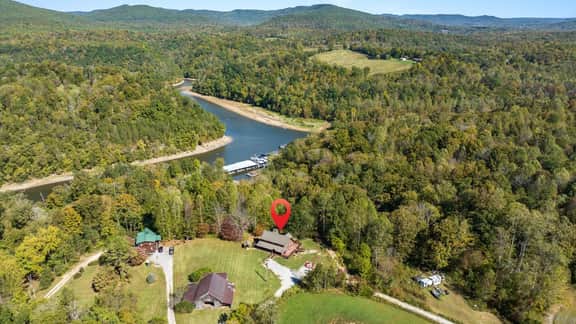 Luxury 8BR Mountain Lodge | Hot Tub & Fire Pit