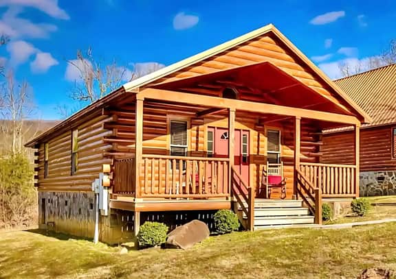 Mins to DT Gatlinburg | Hot Tub | Community Pool