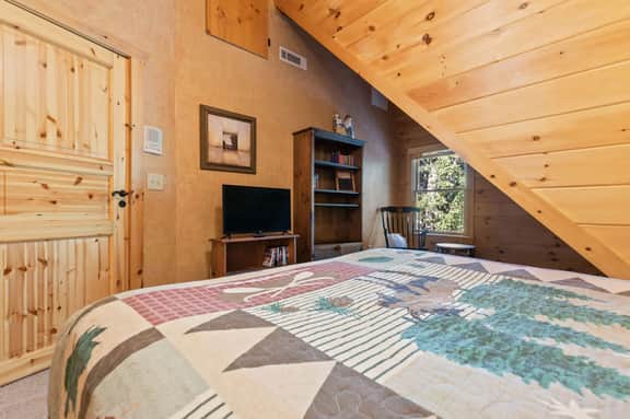 Views for Miles! Outdoor Fireplace~ Hot Tub