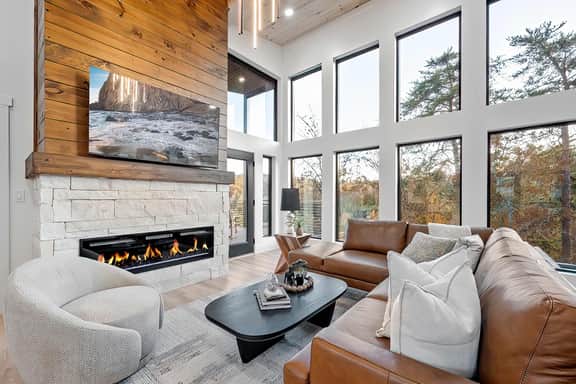Luxury 3 Br Cabin~Indoor Pool~Hot Tub~Fire Pit