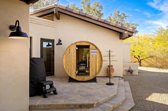Luxe PV Retreat - Pickleball - Heated Pool - Sauna