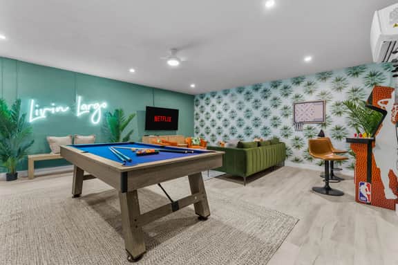 Poolside Paradise | Spa, Fire Pit & Games - Image 2