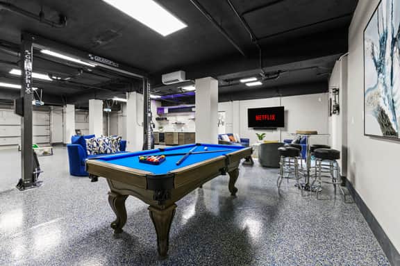 Luxury Beachfront Retreat~Pool~Game Room~Sleeps 16