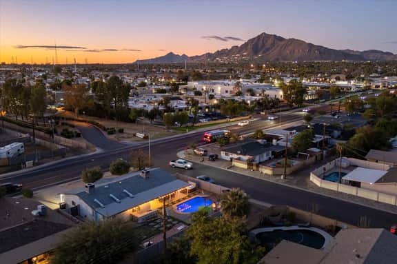 The Desert Daze: Minutes to Old Town | Pool & Spa