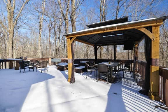 4 Br Cabin | Walk to Beach | Pool Table | Arcade