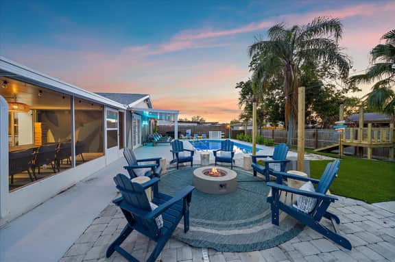 Pool, Hot Tub, Game Room & More - Sleeps 10!